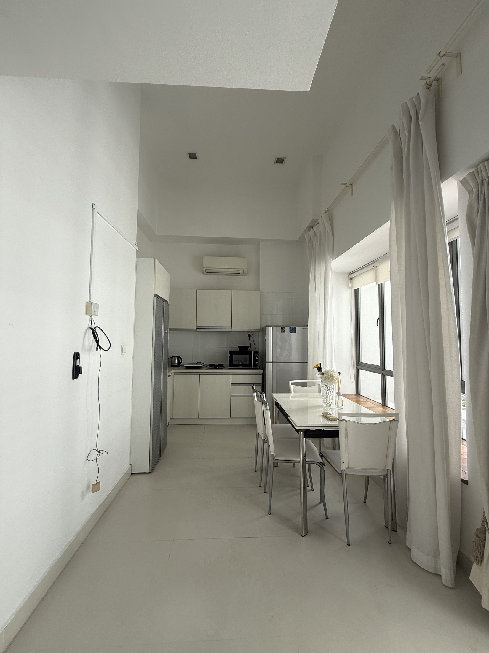 Robertson Edge dining and kitchen area with natural light